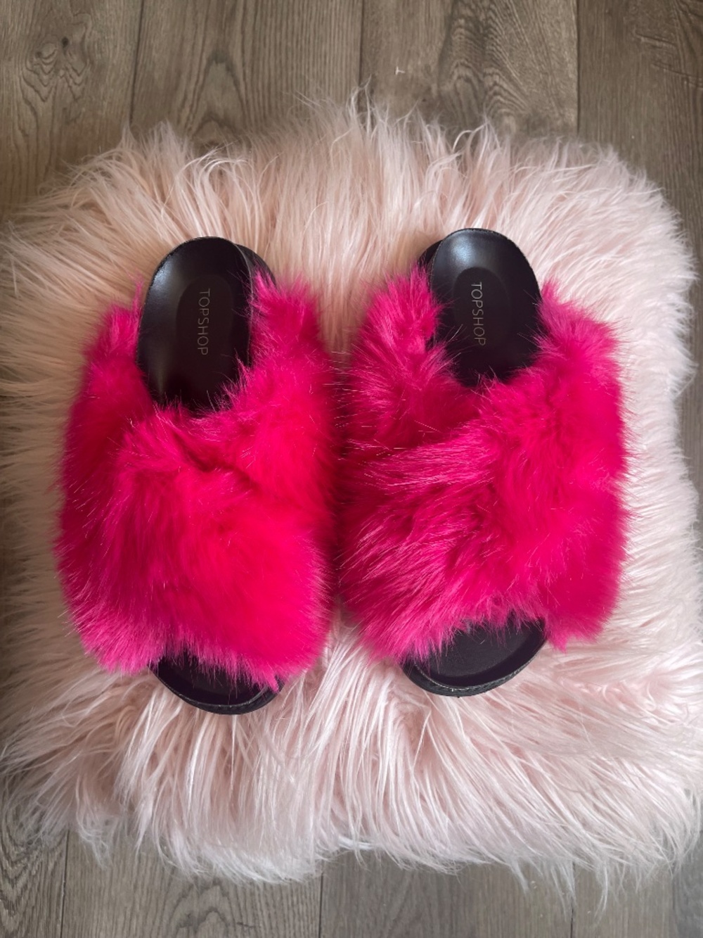 Top shop Hot Pink Furry Slides - Picture 3 of 6